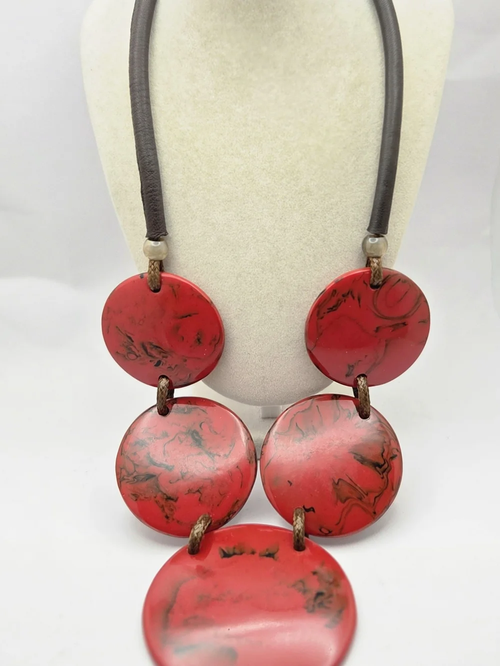 Chunky Red Swirl Resin Disc Statement Necklace Leather Cord Shell Button 24